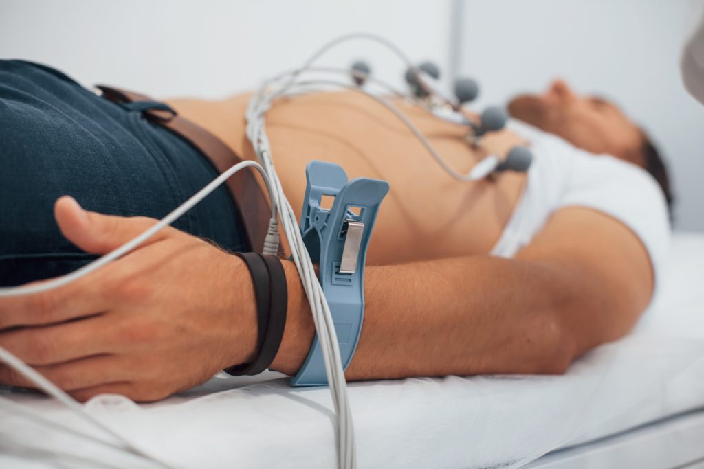 aparelho de ECG