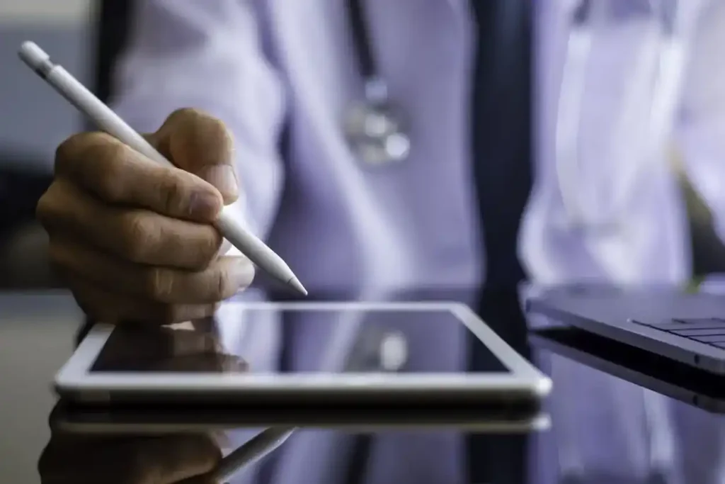 Atestado na telemedicina: saiba como fazer a emissão no atendimento remoto