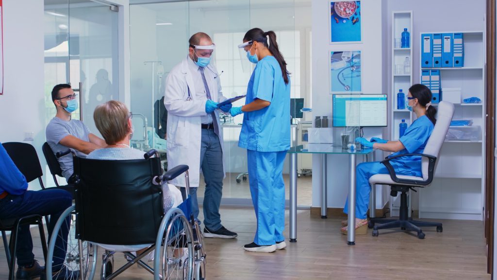 Como aumentar contratos B2B em clínicas ocupacionais